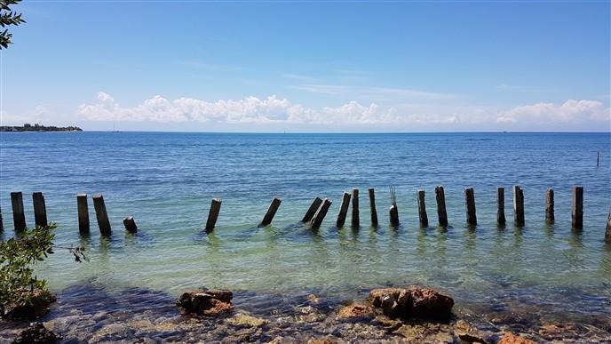 Listing ID: URE0568, Main Street, Sandy Bay Utila, Bay Islands, HN - Beach Front In Town, Photo #