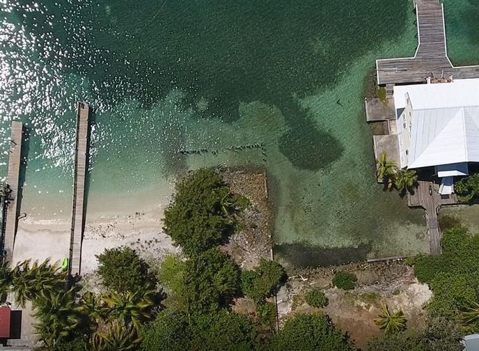 Listing ID: URE0568, Main Street, Sandy Bay Utila, Bay Islands, HN - Beach Front In Town, Photo #