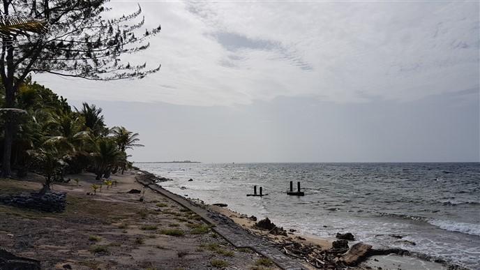 Listing ID: URE0574, Silver Garden Utila, Bay Islands, HN - Ocean Front Lot With Boat Slip At Silver Garden, Photo #