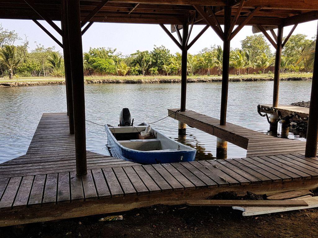 Listing ID: URE0574, Silver Garden Utila, Bay Islands, HN - Ocean Front Lot With Boat Slip At Silver Garden, Photo #