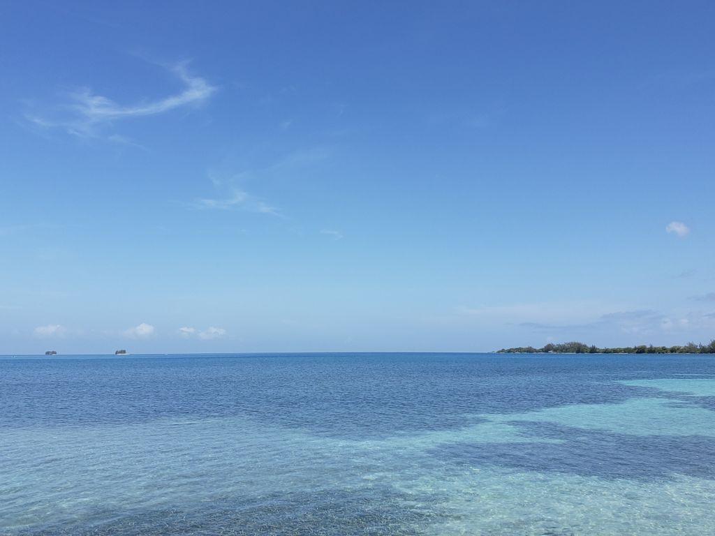 Listing ID: URE0585, Jonathan Point Utila, Bay Islands, HN - Beachfront Lot At Jonathan Point, Photo #