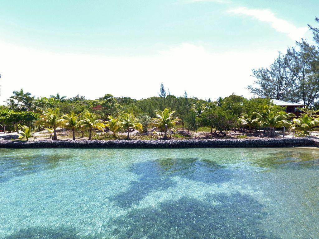 Listing ID: URE0585, Jonathan Point Utila, Bay Islands, HN - Beachfront Lot At Jonathan Point, Photo #