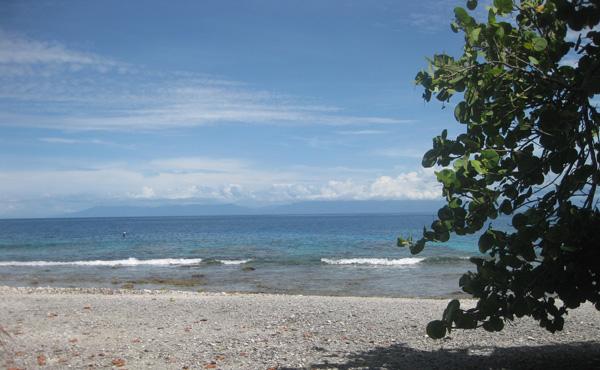 Listing ID: URE0599, Mariners Landing, South Shore Utila, Bay Islands, HN - 0.42 Acre Beachfront At Mariners Landing (Lot #B-2), Photo #