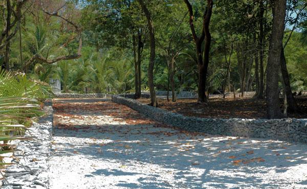 Listing ID: URE0599, Mariners Landing, South Shore Utila, Bay Islands, HN - 0.42 Acre Beachfront At Mariners Landing (Lot #B-2), Photo #