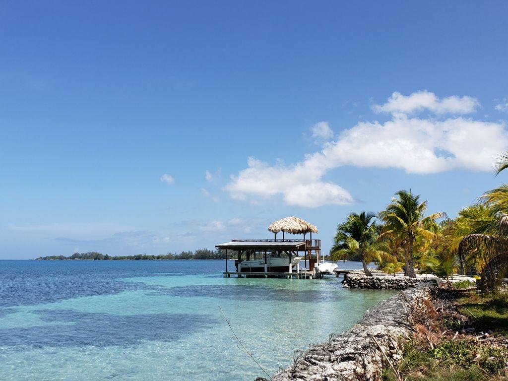 Listing ID: URE0603, Jonathan Point Utila, Bay Islands, HN - Beachfront Lot At Jonathan Point, Photo #