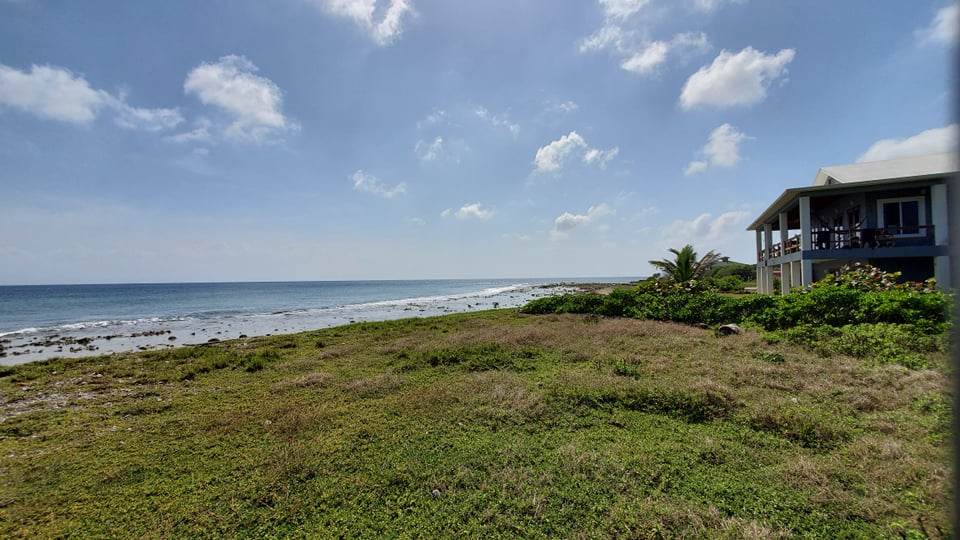 Listing ID: URE0616, Dolphin Run Utila, Bay Islands, HN - Oceanfront Lot At Dolphin Run, Photo #