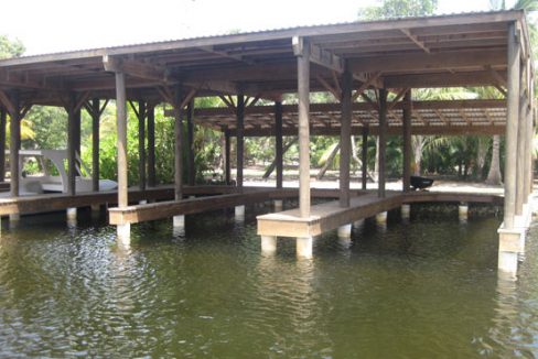 Listing ID: URE0620, Silver Gardens Utila, Bay Islands, HN - 0.375 Acre Beachfront Lot At Silver Garden, Photo #