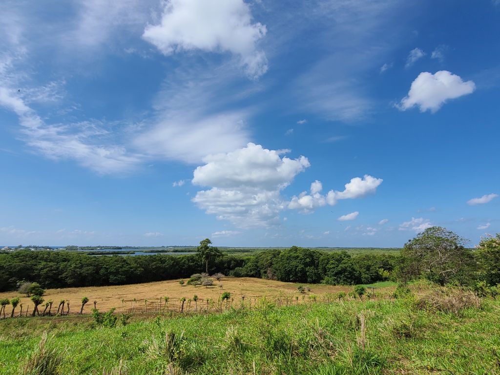 Listing ID: URE0622, Western Path Utila, Bay Islands, HN - Western Path Lot 40, Photo #