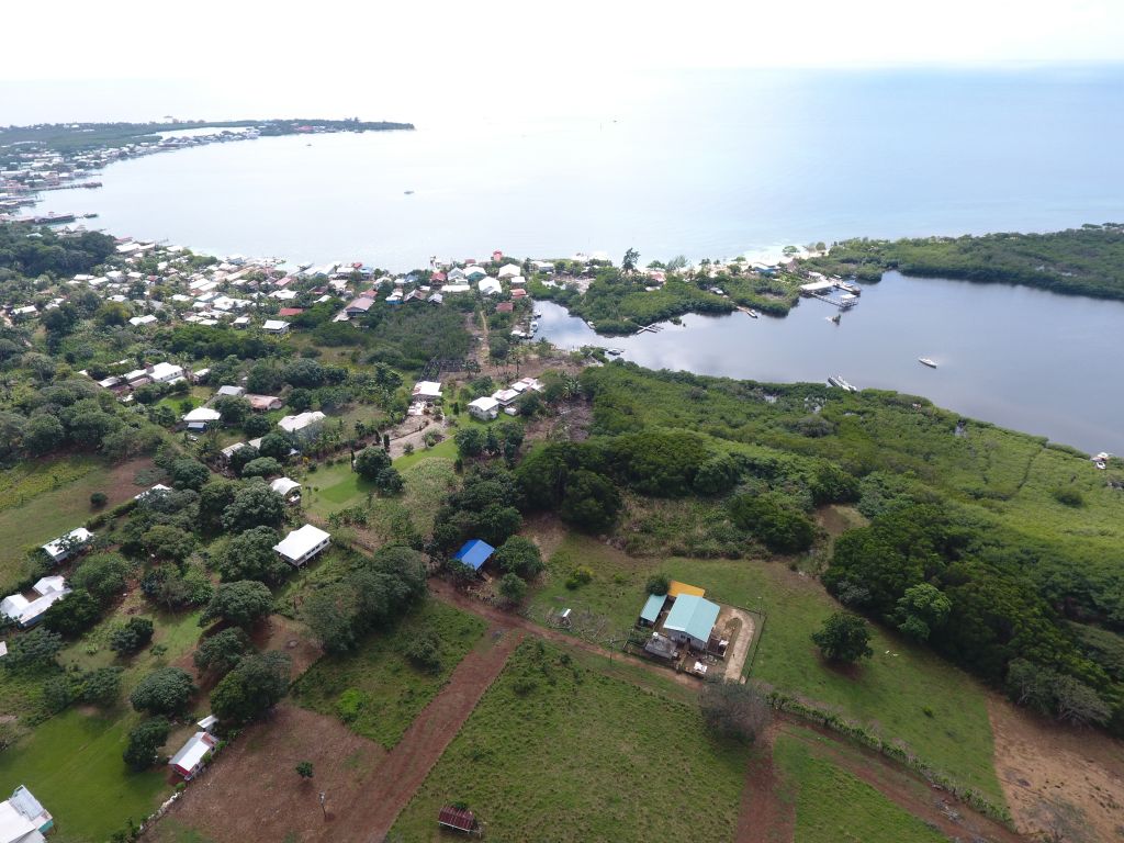 Listing ID: URE0623, Western Path Utila, Bay Islands, HN - Western Path Lot 7, Photo #
