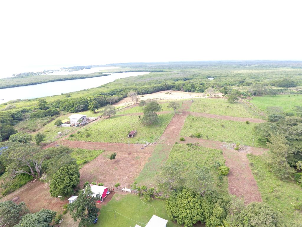 Listing ID: URE0623, Western Path Utila, Bay Islands, HN - Western Path Lot 7, Photo #