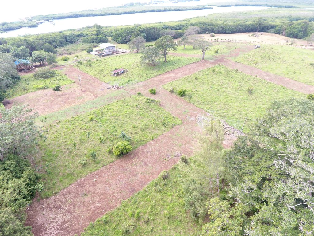 Listing ID: URE0623, Western Path Utila, Bay Islands, HN - Western Path Lot 7, Photo #