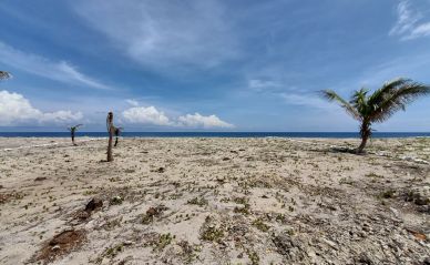 Listing ID: URE0639,  Utila, Bay Islands, HN - Swanish Bay Waterfront Lot 2, Photo #
