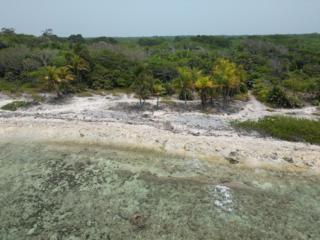 Listing ID: URE0649, Little Bight Utila, Bay Islands, HN - Little Bight Lot 10, Photo #
