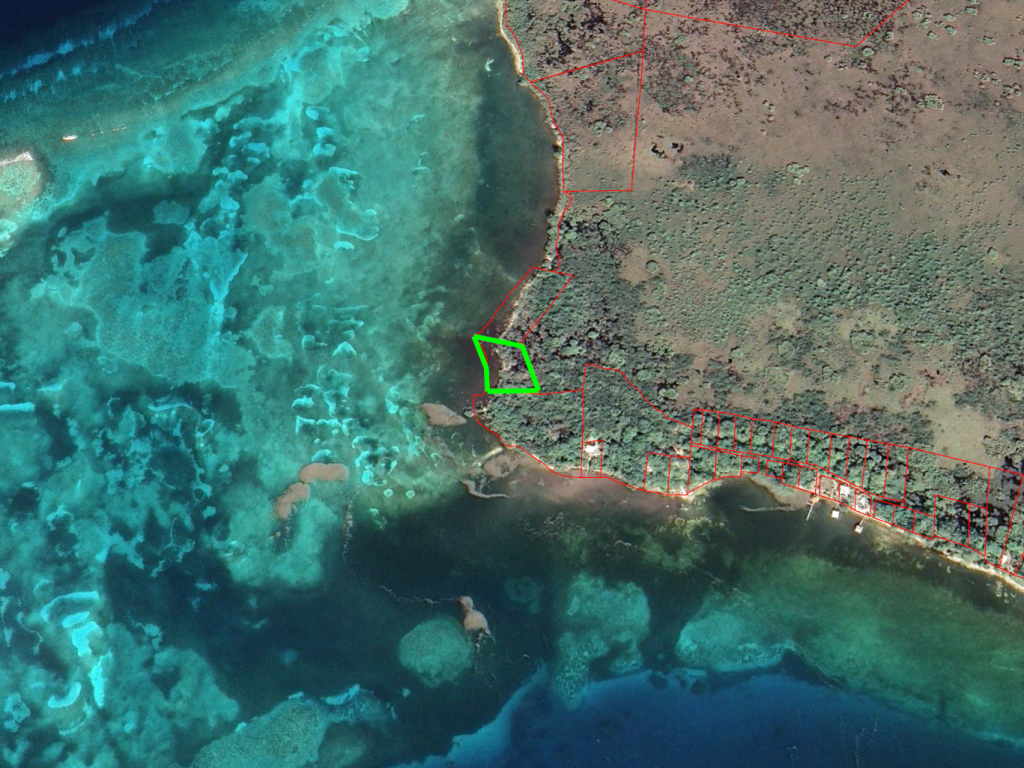 Listing ID: URE0652, South West Utila, Bay Islands, HN - West End Utila - Oceanfront Lot #1, Photo #