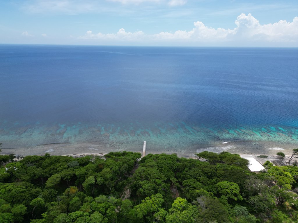 Listing ID: URE0661, Big Rock Utila, Bay Islands, HN - Big Rock Oceanfront Lot 10, Photo #