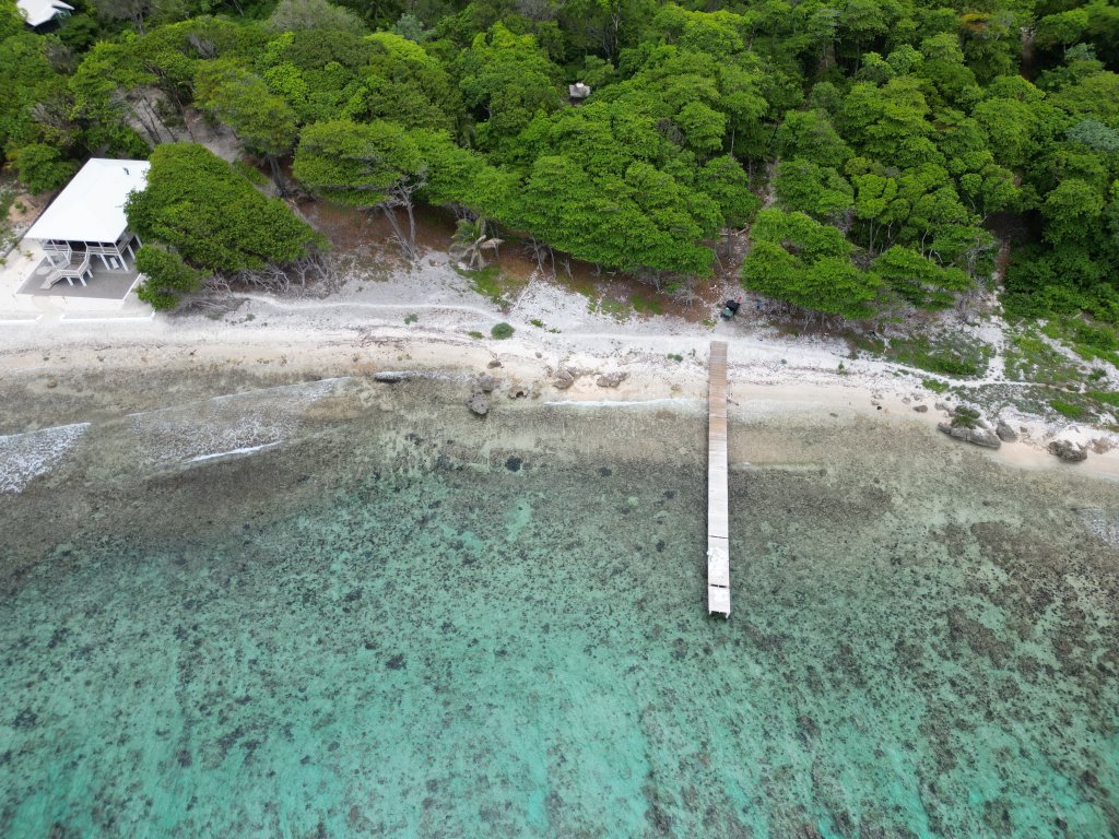 Listing ID: URE0662, Big Rock Utila, Bay Islands, HN - Big Rock Oceanfront Lot 11, Photo #