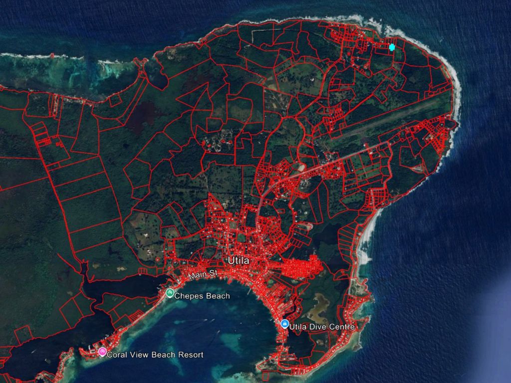 Listing ID: URE0675, Ocean Drive, Pumpkin Hill Utila, Bay Islands, HN - Pumpkin Hill Boulder Lot, Photo #