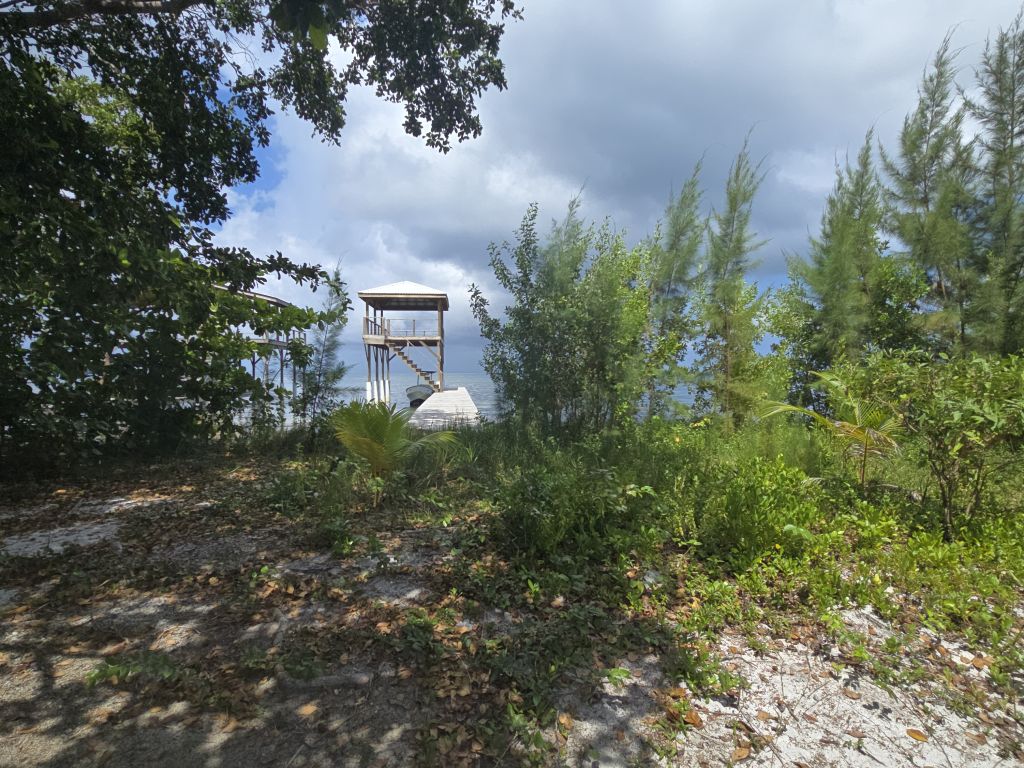 Listing ID: URE0678, David's Beach Utila, Bay Islands, HN - Sunset Shores With Dock & Boat Slip, Photo #