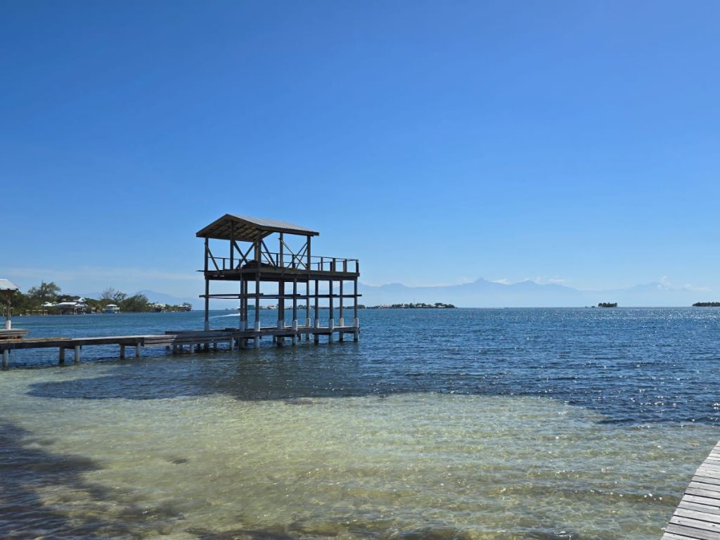 Listing ID: URE0682, Holland Beach Utila, Bay Islands, HN - Lot With Private Dock, Photo #