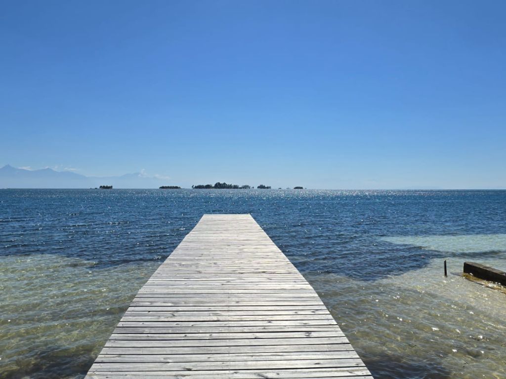 Listing ID: URE0682, Holland Beach Utila, Bay Islands, HN - Lot With Private Dock, Photo #