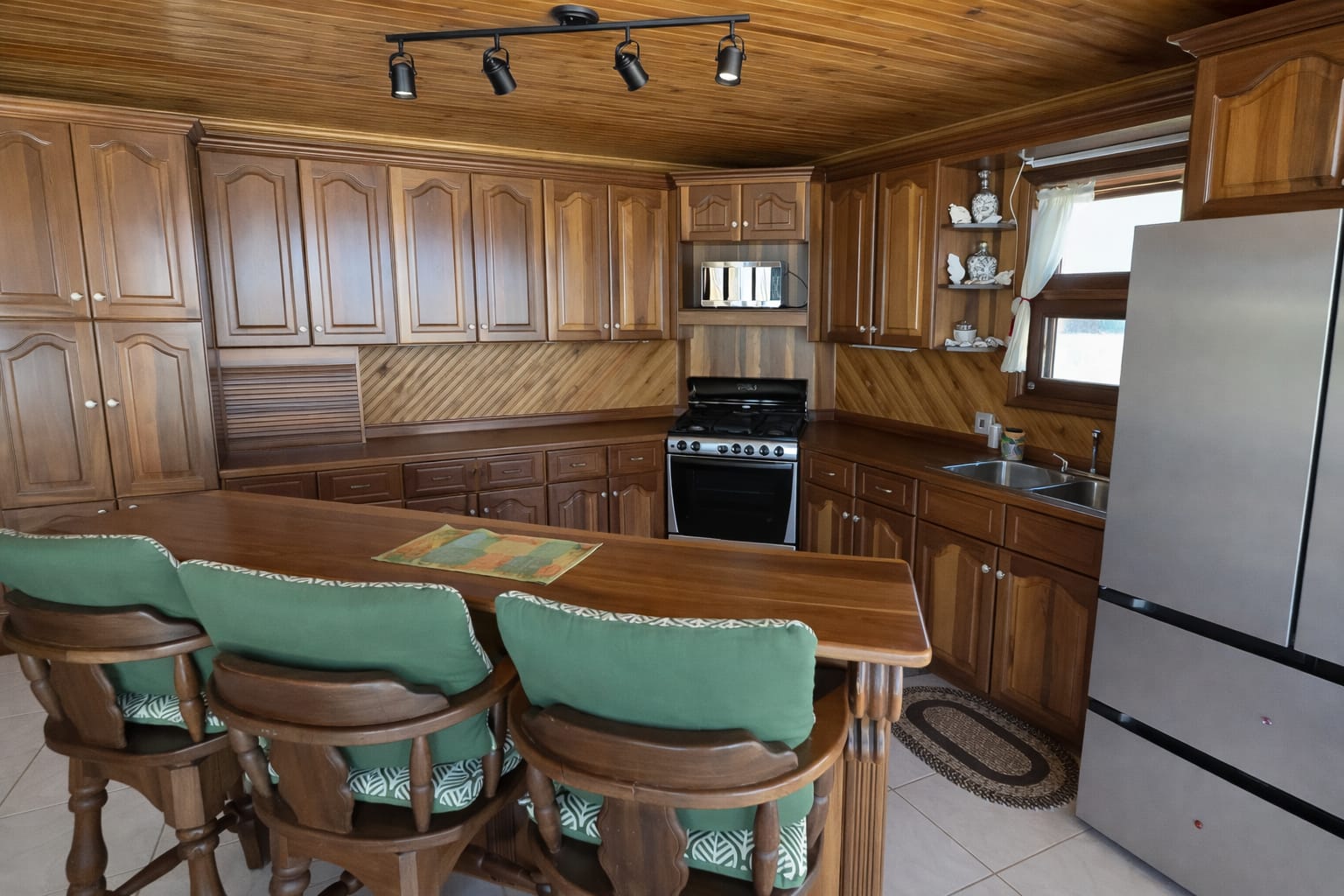 Listing ID: URE0702, Little Bight Utila, Bay Islands, HN - Casa De Arrecife, Photo #