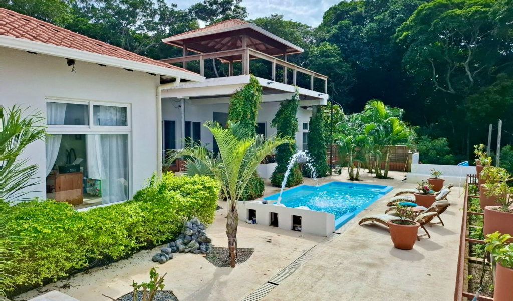 Listing ID: URE0719, New Jericho Utila, Bay Islands, HN - Fortalaza Main House, Photo #