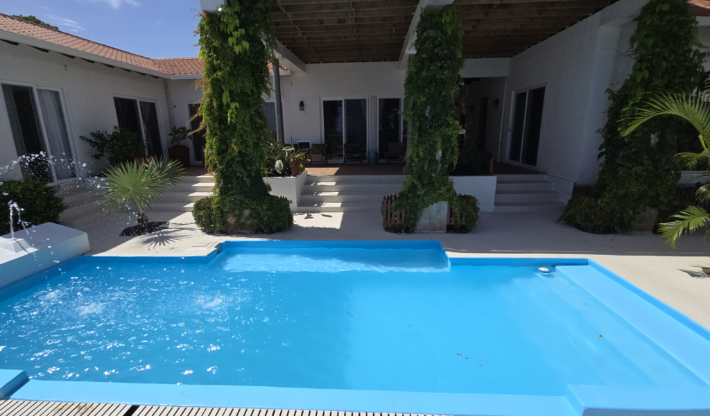Listing ID: URE0719, New Jericho Utila, Bay Islands, HN - Fortalaza Main House, Photo #