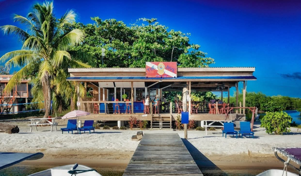 Listing ID: URE0720, Holland Beach Utila, Bay Islands, HN - The Dive Bar & Restaurant, Photo #