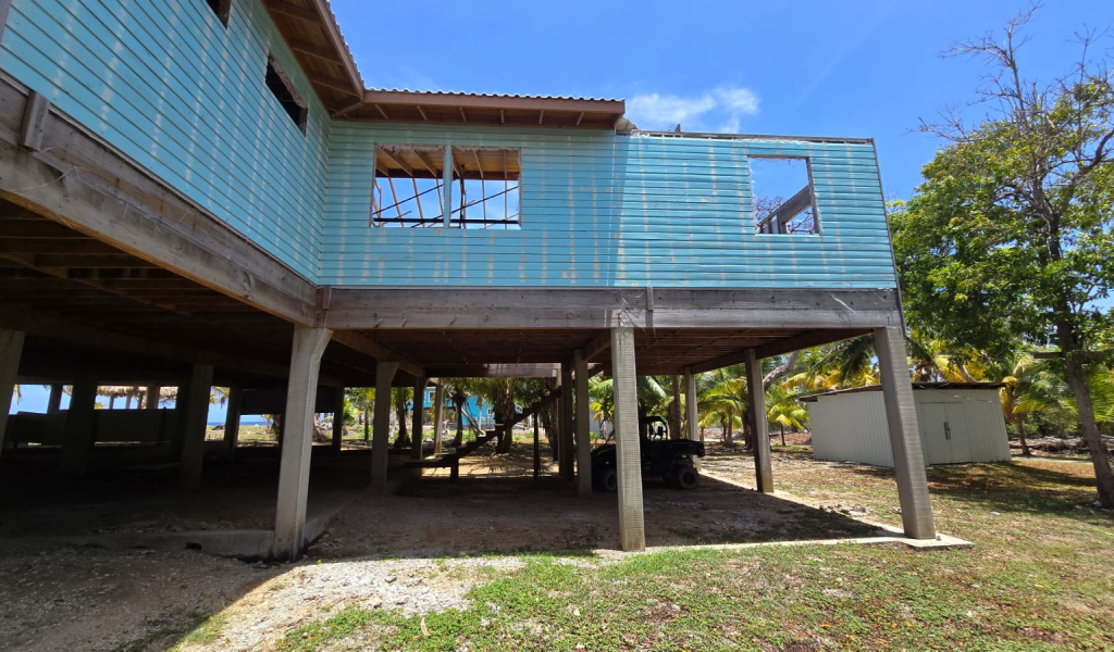 Listing ID: URE0722, Coconut Cove Utila, Bay Islands, HN - Coconut Cove Unfinished Gem, Photo #