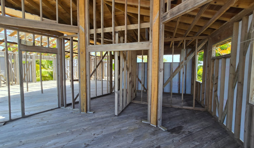 Listing ID: URE0722, Coconut Cove Utila, Bay Islands, HN - Coconut Cove Unfinished Gem, Photo #