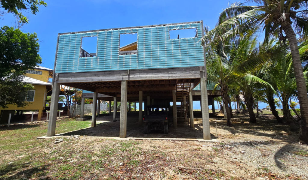 Listing ID: URE0722, Coconut Cove Utila, Bay Islands, HN - Coconut Cove Unfinished Gem, Photo #