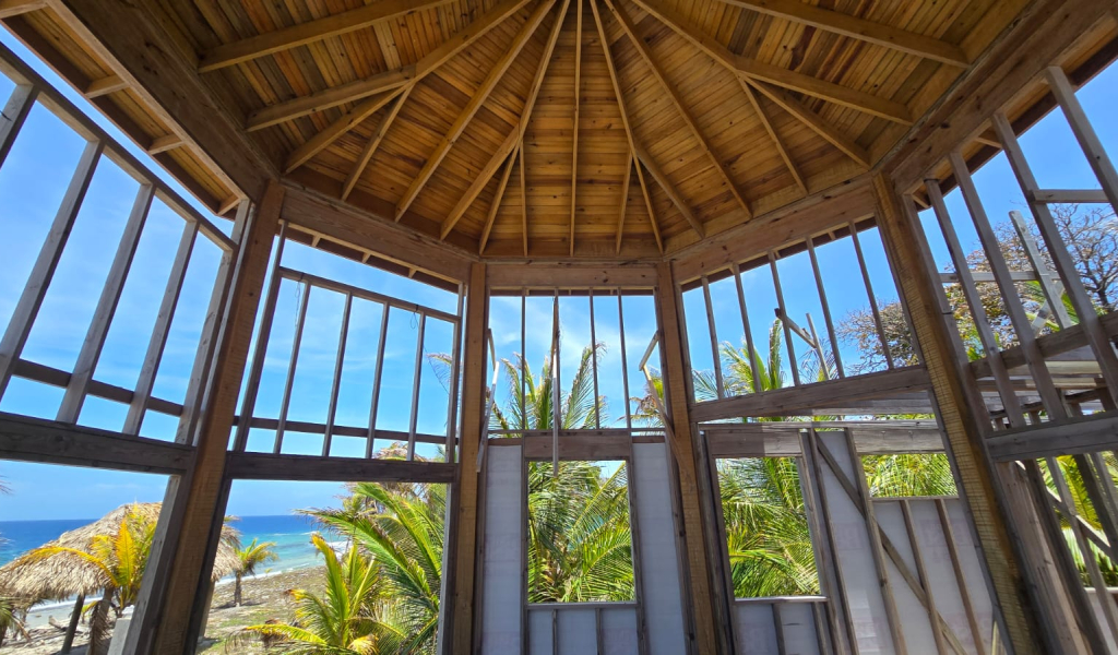 Listing ID: URE0722, Coconut Cove Utila, Bay Islands, HN - Coconut Cove Unfinished Gem, Photo #