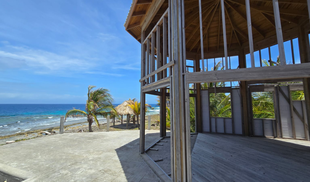 Listing ID: URE0722, Coconut Cove Utila, Bay Islands, HN - Coconut Cove Unfinished Gem, Photo #