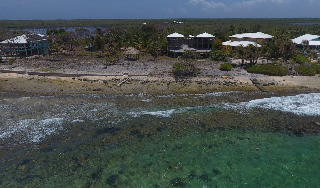 Listing ID: URE0722, Coconut Cove Utila, Bay Islands, HN - Coconut Cove Unfinished Gem, Photo #