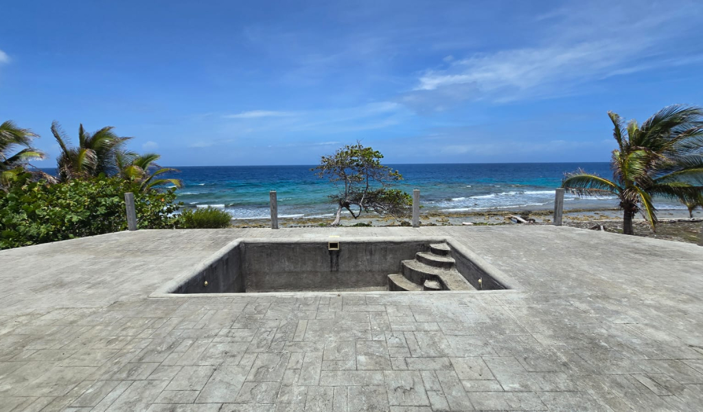 Listing ID: URE0722, Coconut Cove Utila, Bay Islands, HN - Coconut Cove Unfinished Gem, Photo #