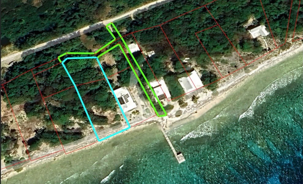 Listing ID: URE0723, Big Rock Utila, Bay Islands, HN - Big Rock oceanfront front and back Lot , Photo #