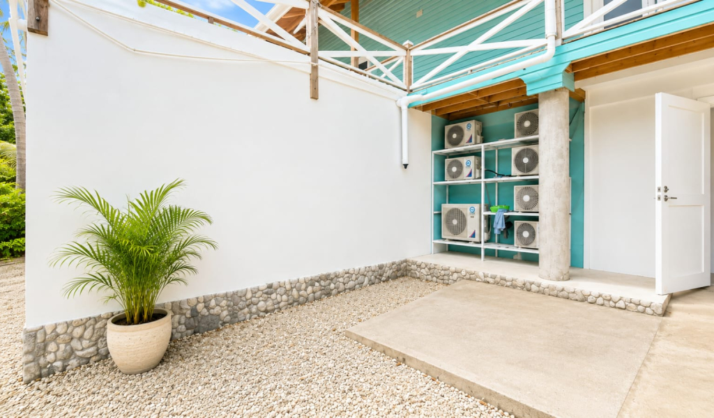 Listing ID: URE0725, Joshoa Point Utila, Bay Islands, HN - Deja Blue, Photo #