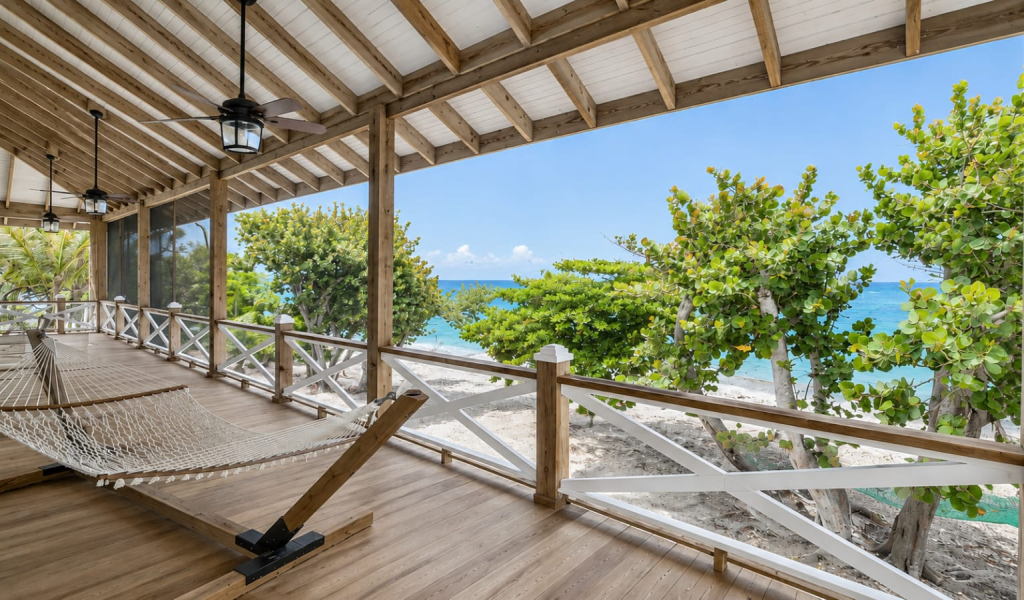 Listing ID: URE0725, Joshoa Point Utila, Bay Islands, HN - Deja Blue, Photo #