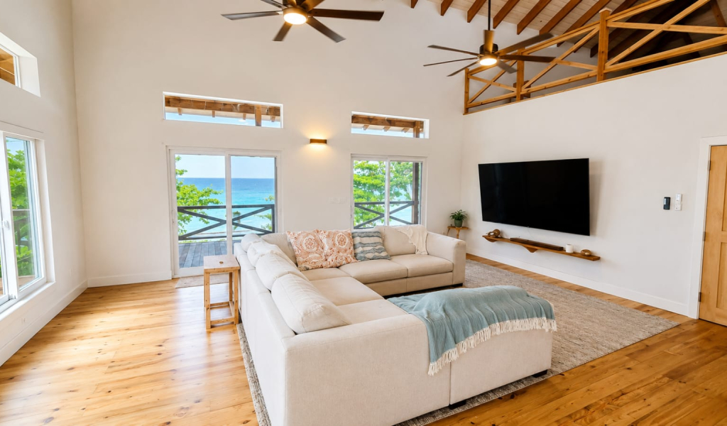 Listing ID: URE0725, Joshoa Point Utila, Bay Islands, HN - Deja Blue, Photo #