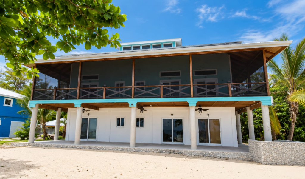 Listing ID: URE0725, Joshoa Point Utila, Bay Islands, HN - Deja Blue, Photo #