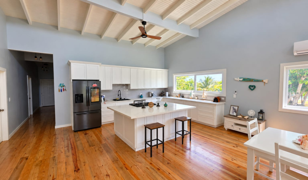 Listing ID: URE0728, Holland Beach Utila, Bay Islands, HN - Tranquility Shores At Holland Beach, Photo #
